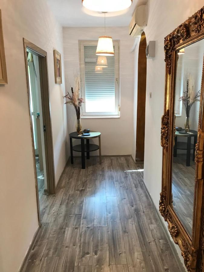 Chiro'S Apartment Năvodari Екстериор снимка