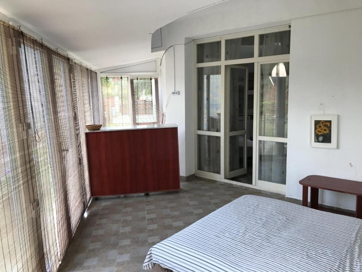 Chiro'S Apartment Năvodari Екстериор снимка