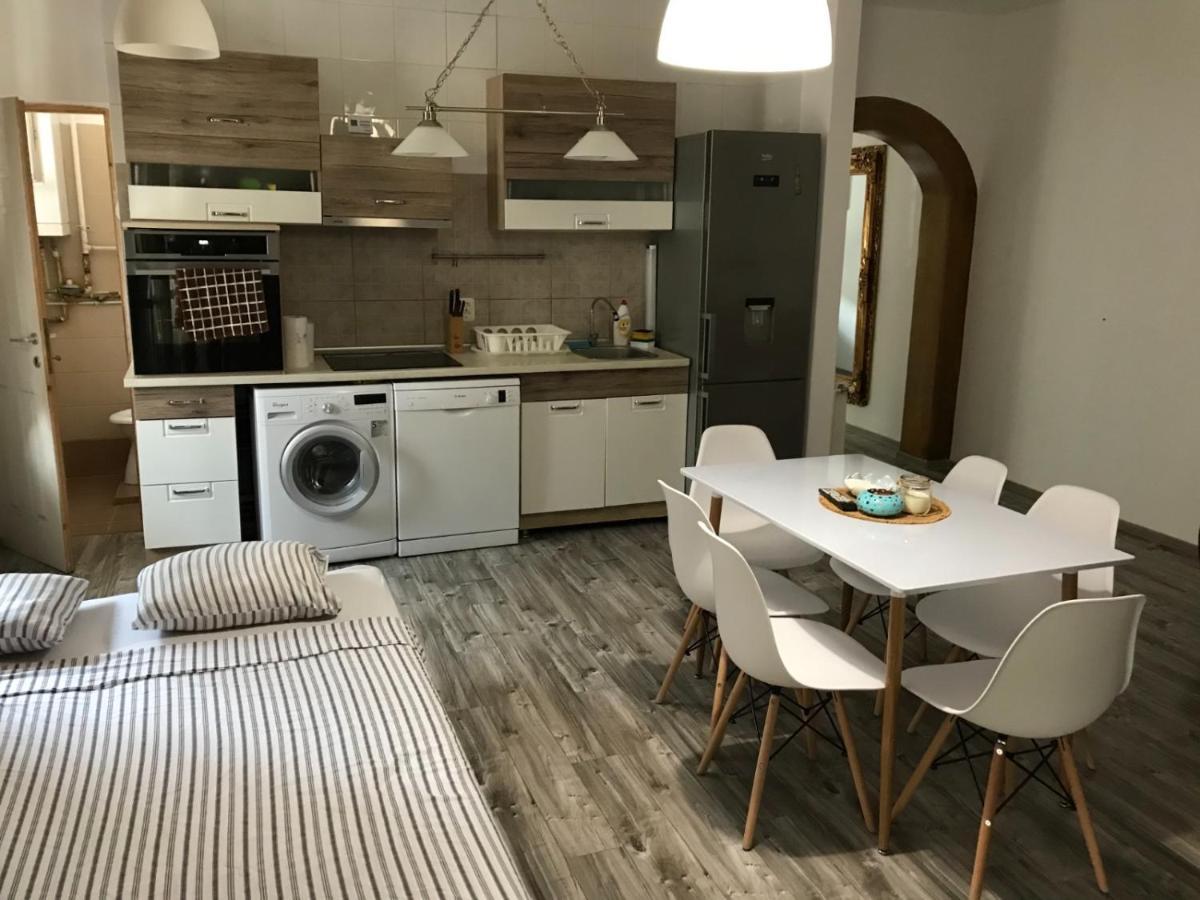 Chiro'S Apartment Năvodari Екстериор снимка